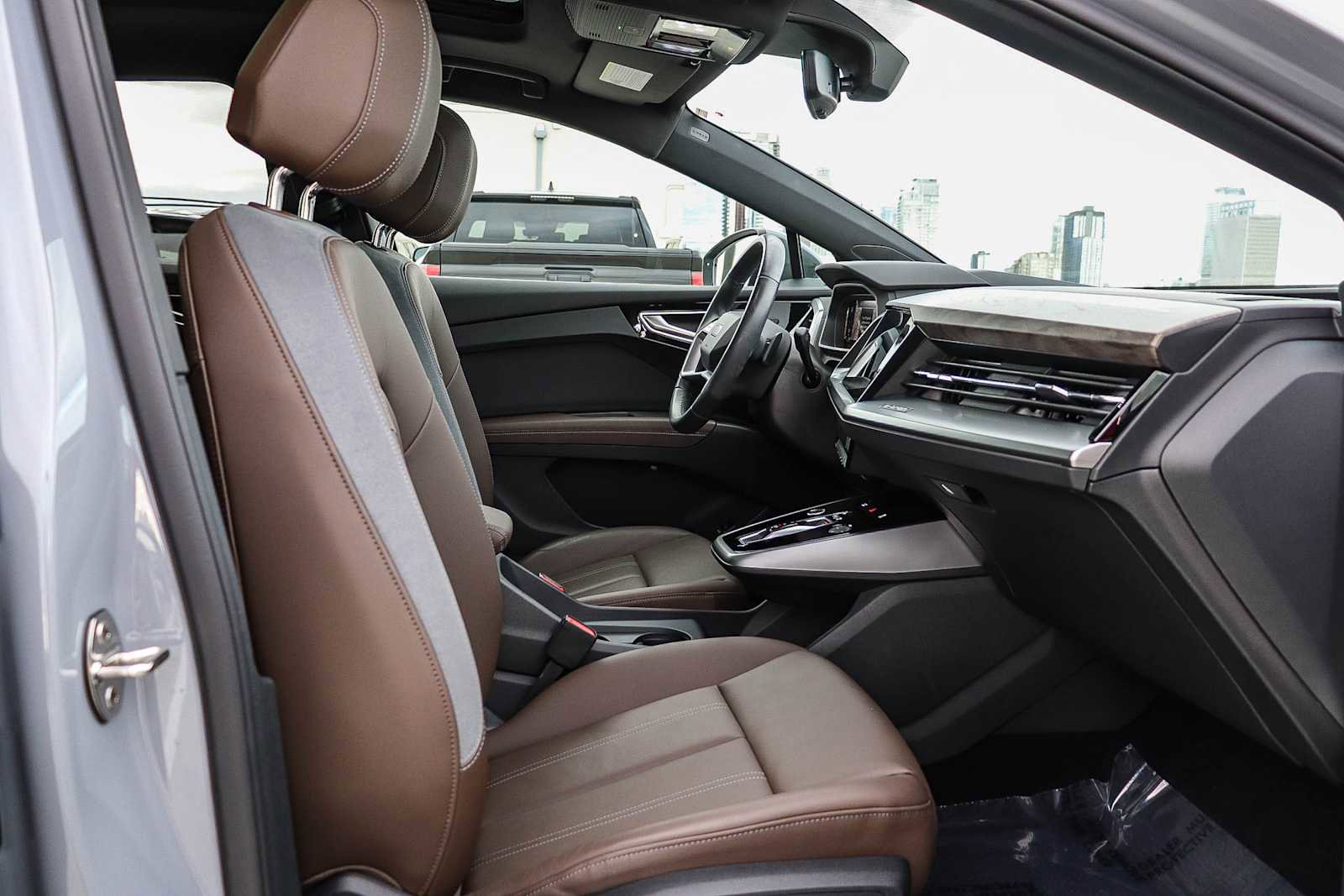 Used 2023 Audi Q4 e-tron Prestige image 21