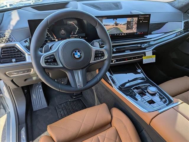 Used 2026 BMW X7 xDrive40i w/ M Sport Package AWD/4WD image 3