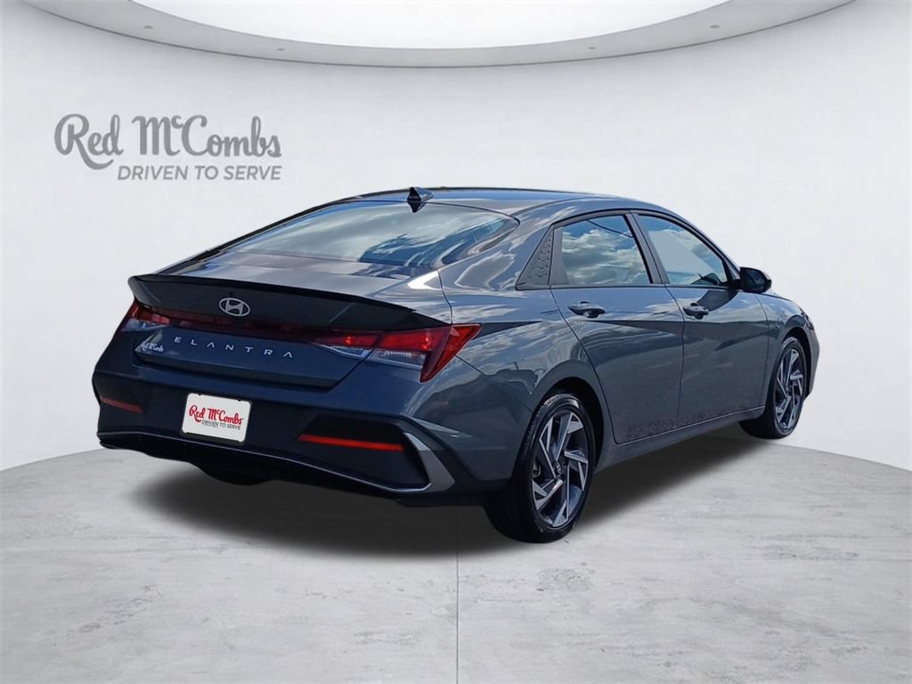 Used 2025 Hyundai Elantra Sport FWD image 8
