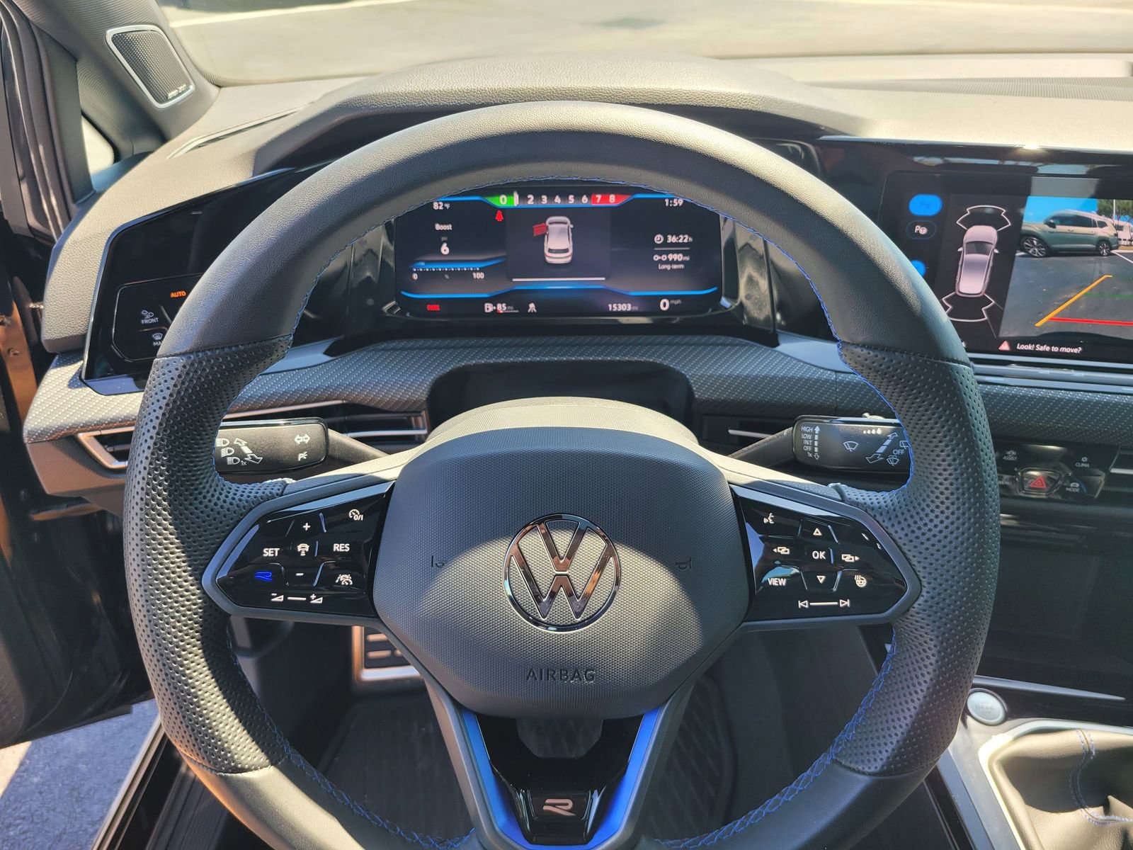 Used 2024 Volkswagen Golf R 2.0T image 28