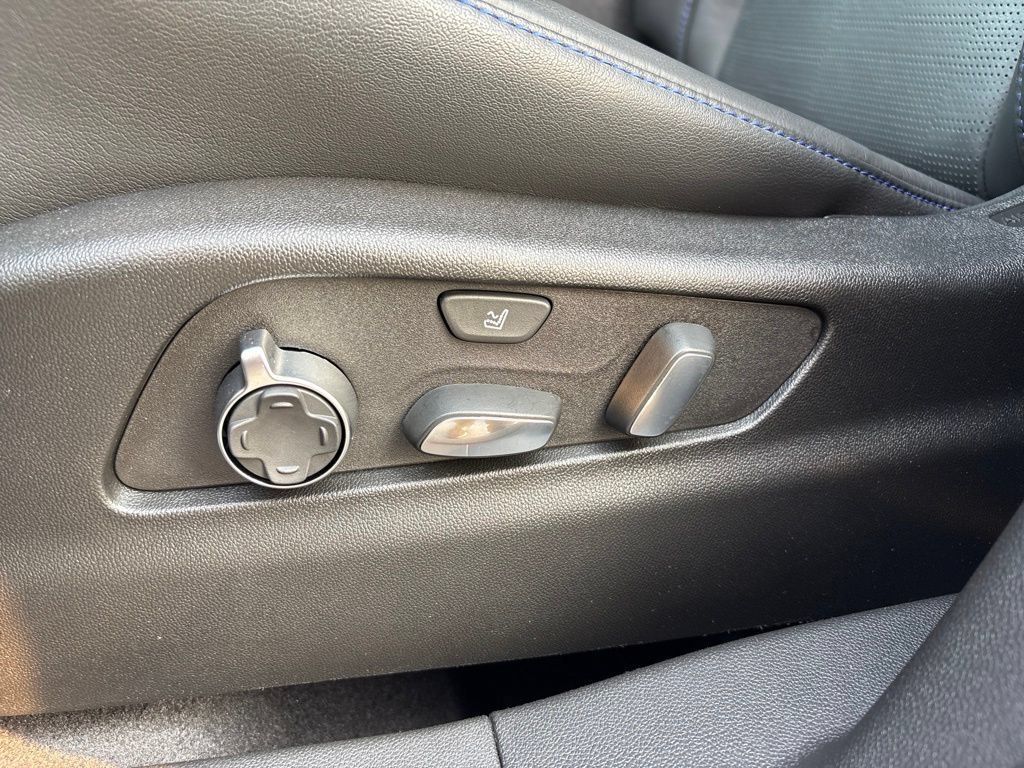 Used 2025 Cadillac XT4 Sport AWD/4WD image 21