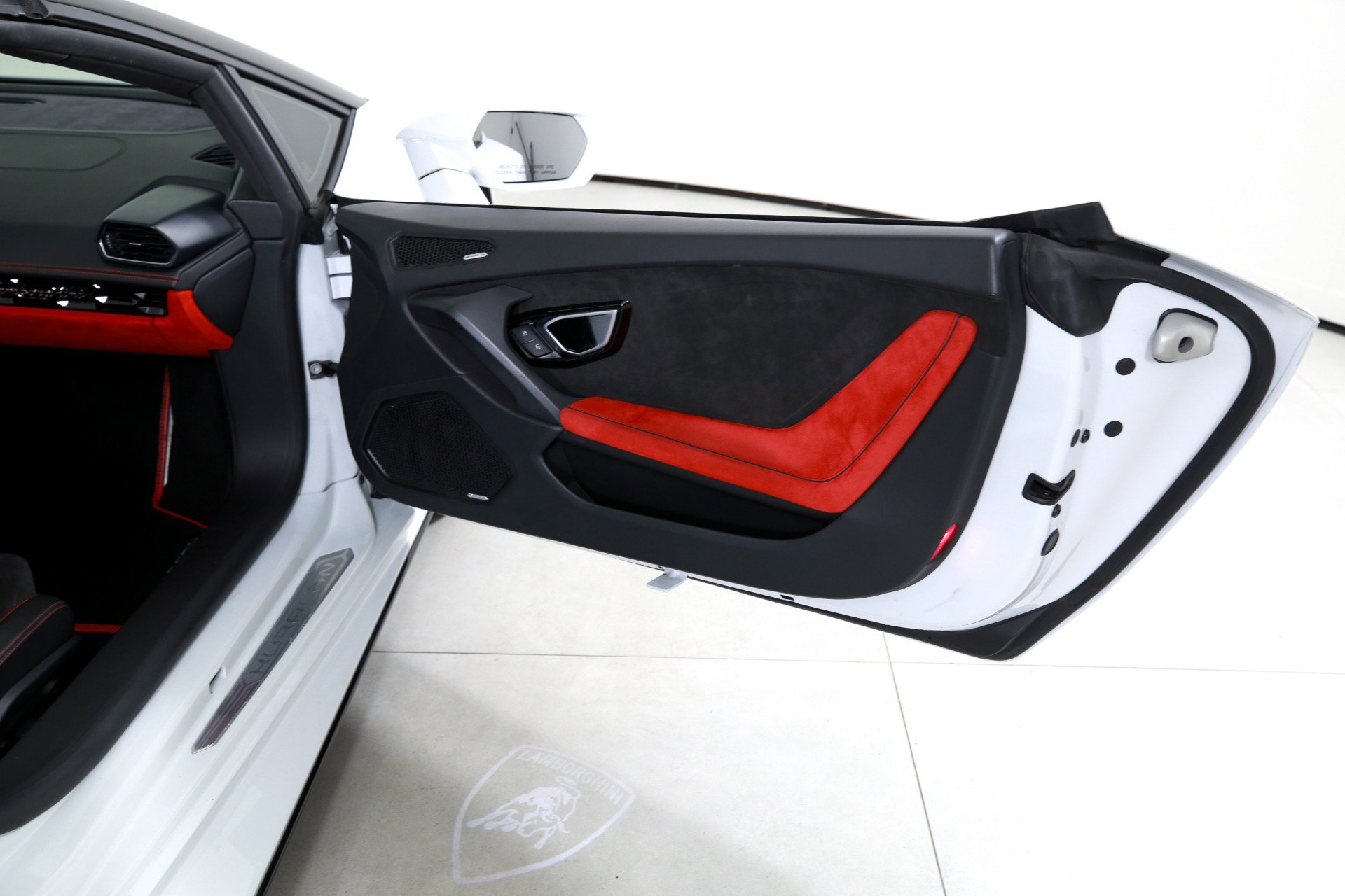 Used 2020 Lamborghini Huracan EVO image 19