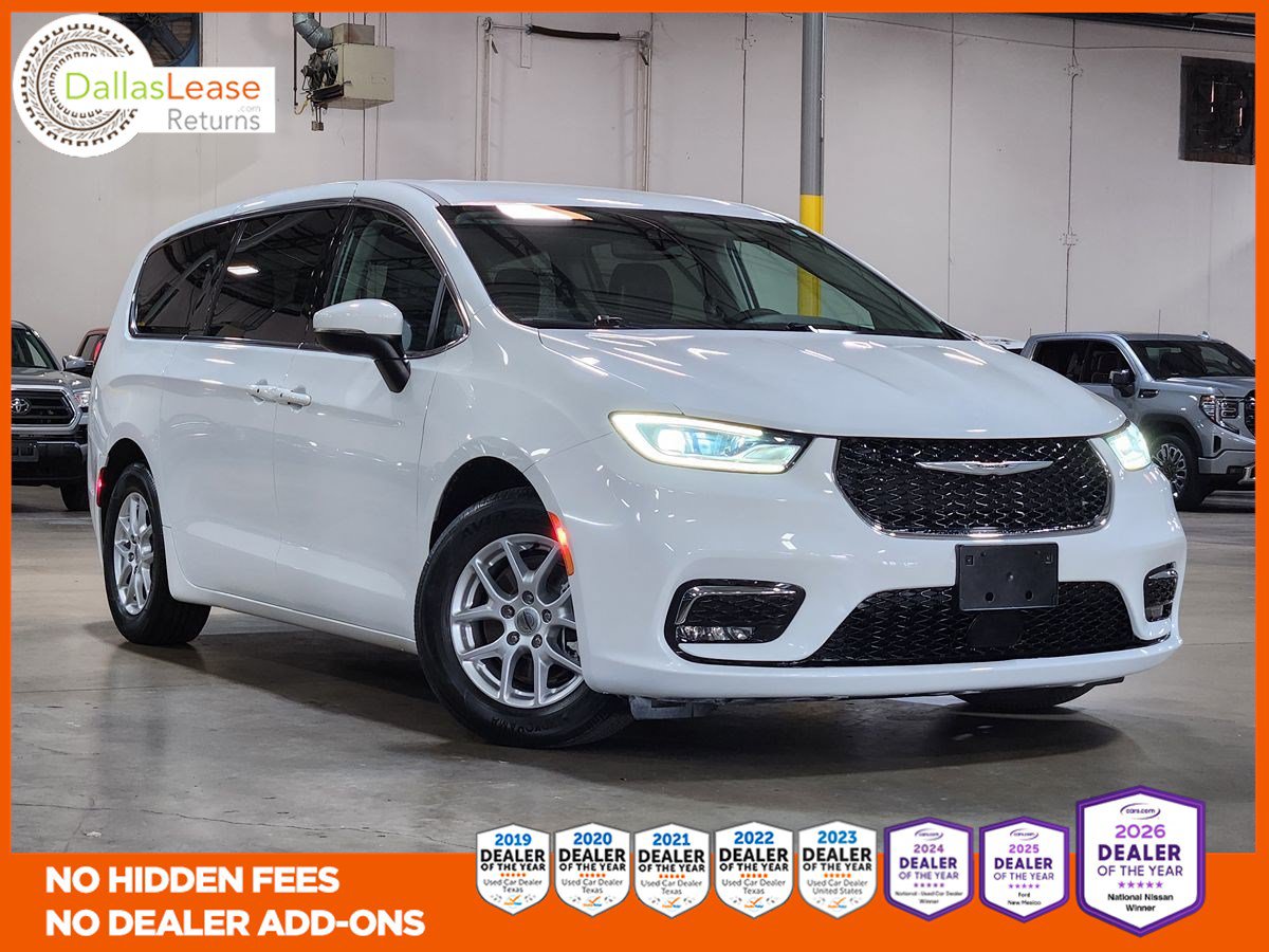 Used 2023 Chrysler Pacifica Touring-L FWD image 1