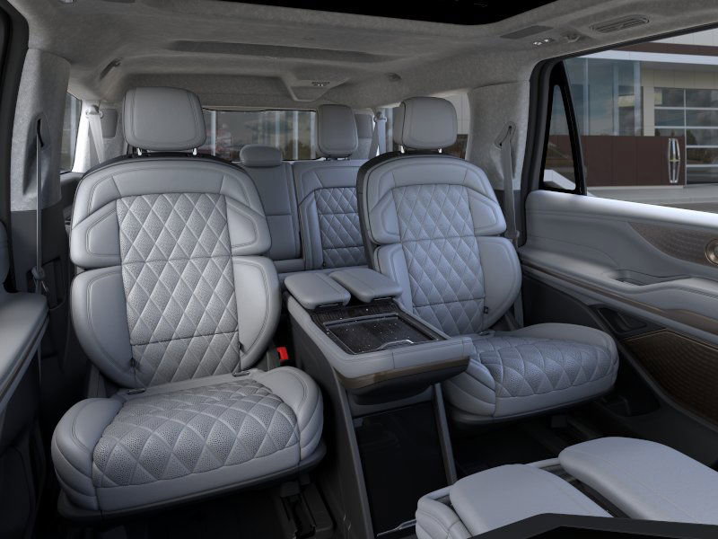 New 2026 Lincoln Navigator L Black Label AWD/4WD image 11