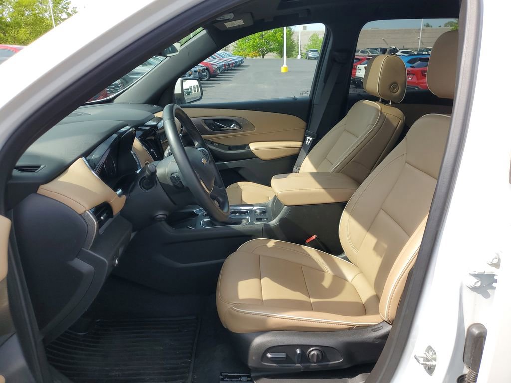 Used 2023 Chevrolet Traverse Premier AWD/4WD image 5