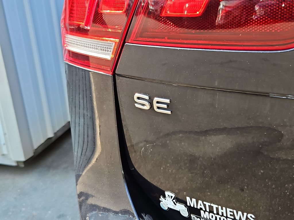 Used 2022 Volkswagen Tiguan SE R-Line FWD image 33