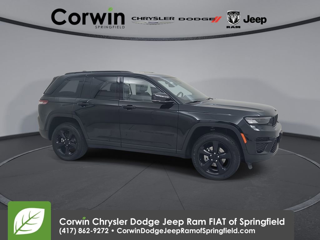 Used 2023 Jeep Grand Cherokee Altitude image 1