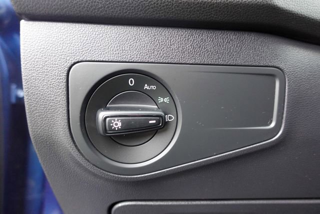 Used 2018 Volkswagen Tiguan S image 16