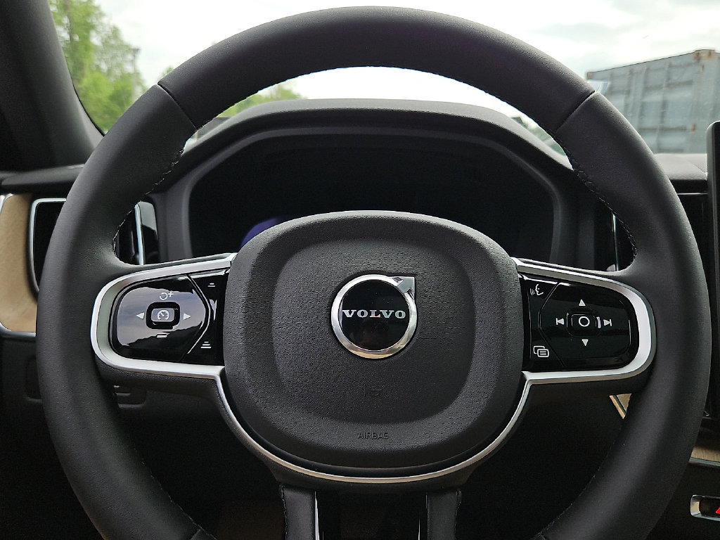 New 2026 Volvo XC60 T8 Plus w/ Protection Package Premier AWD/4WD image 19