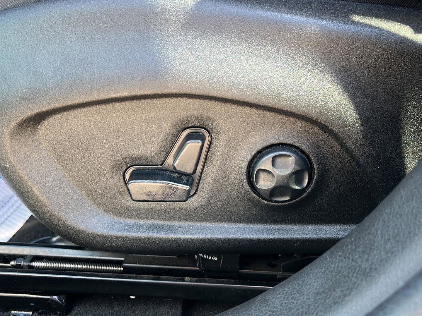 Used 2021 Jeep Renegade Limited image 11