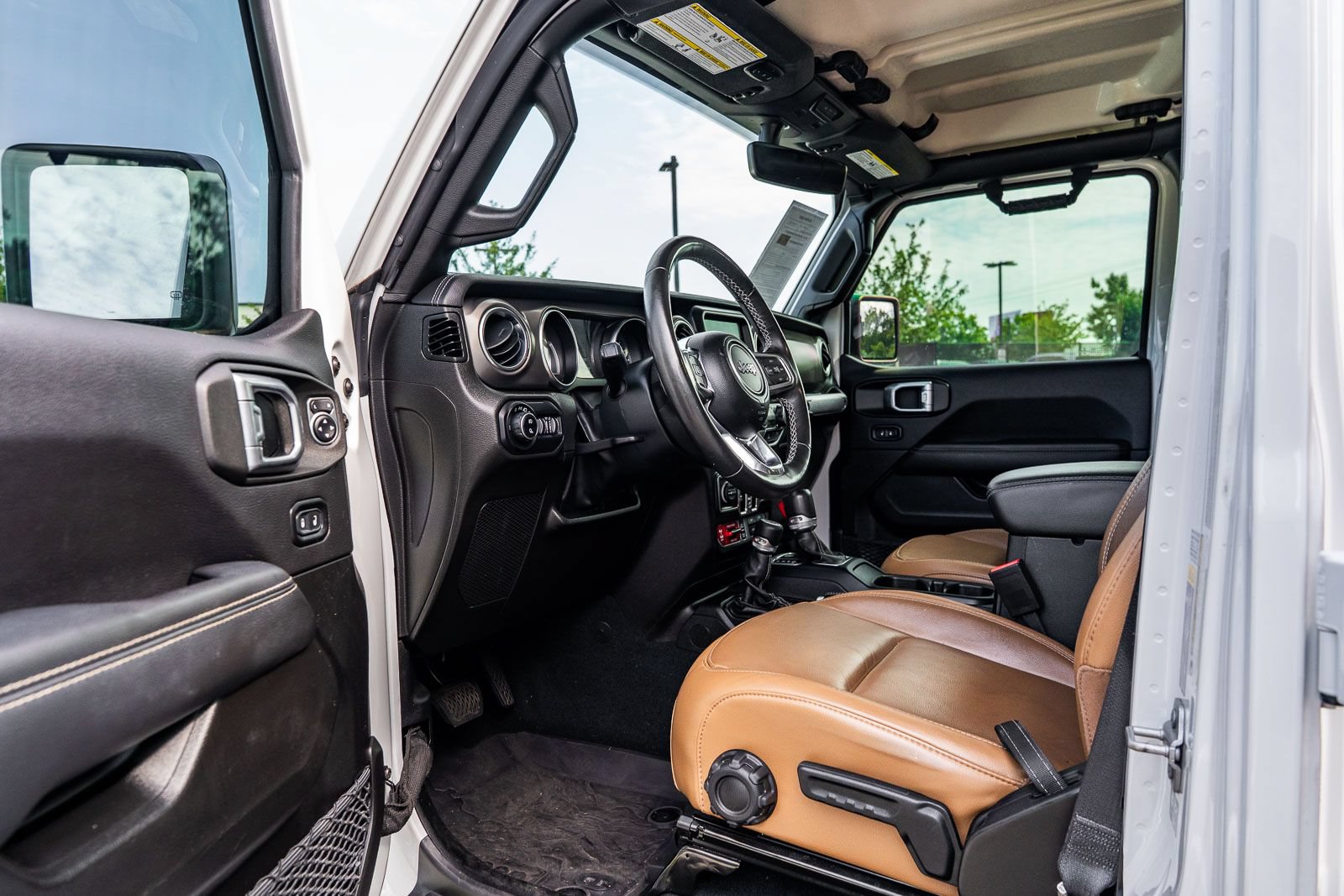 Used 2022 Jeep Gladiator Rubicon w/ LED Lighting Group AWD/4WD image 18