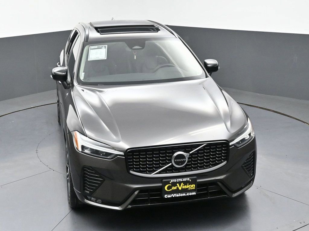 Used 2023 Volvo XC60 B5 Plus image 46
