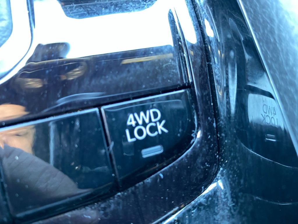 Certified 2025 Jeep Compass Limited AWD/4WD image 36