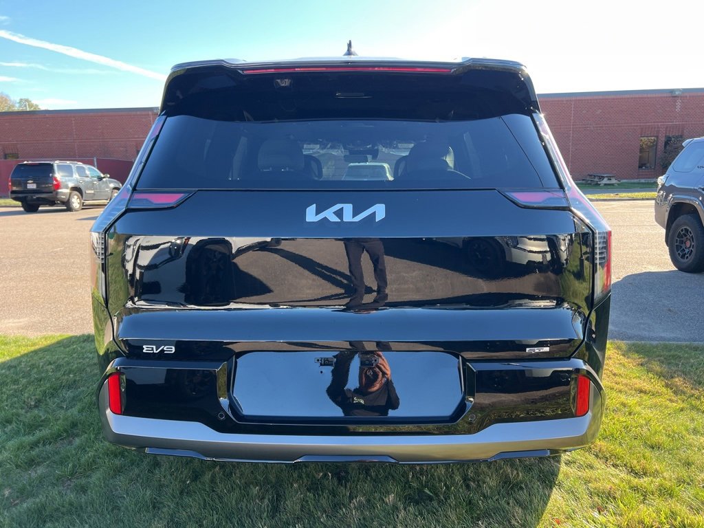 New 2026 Kia EV9 GT-Line image 3