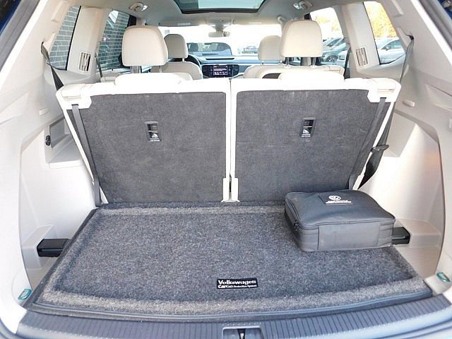Used 2023 Volkswagen Atlas SEL Premium image 18