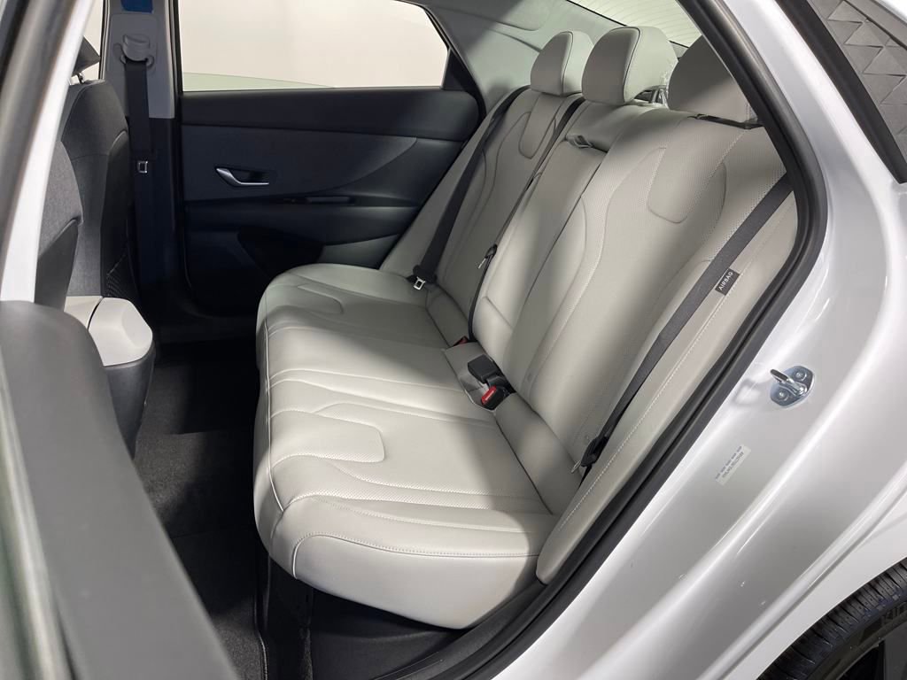 New 2025 Hyundai Elantra Limited image 13