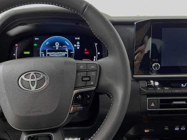 New 2025 Toyota Camry SE FWD image 17