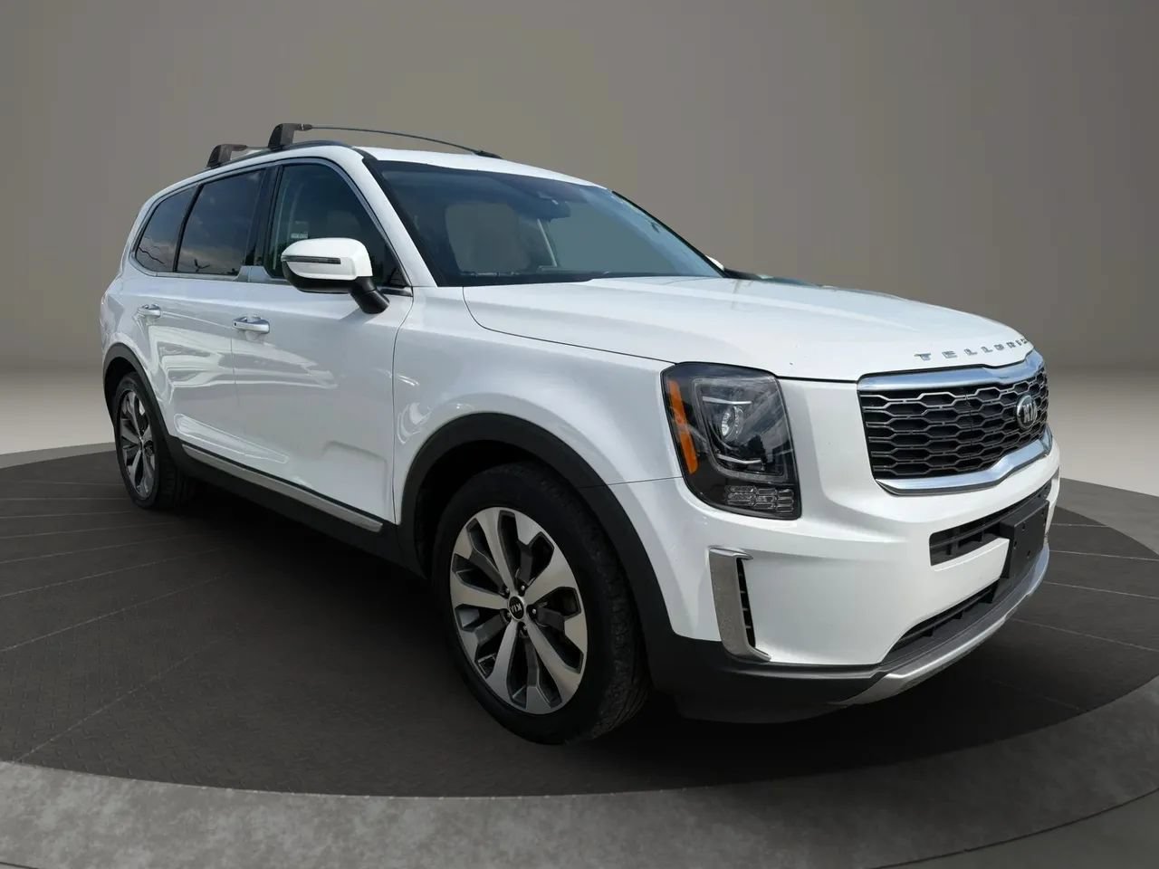 Used 2020 Kia Telluride S w/ S 8 Passenger Seating Package AWD/4WD image 3