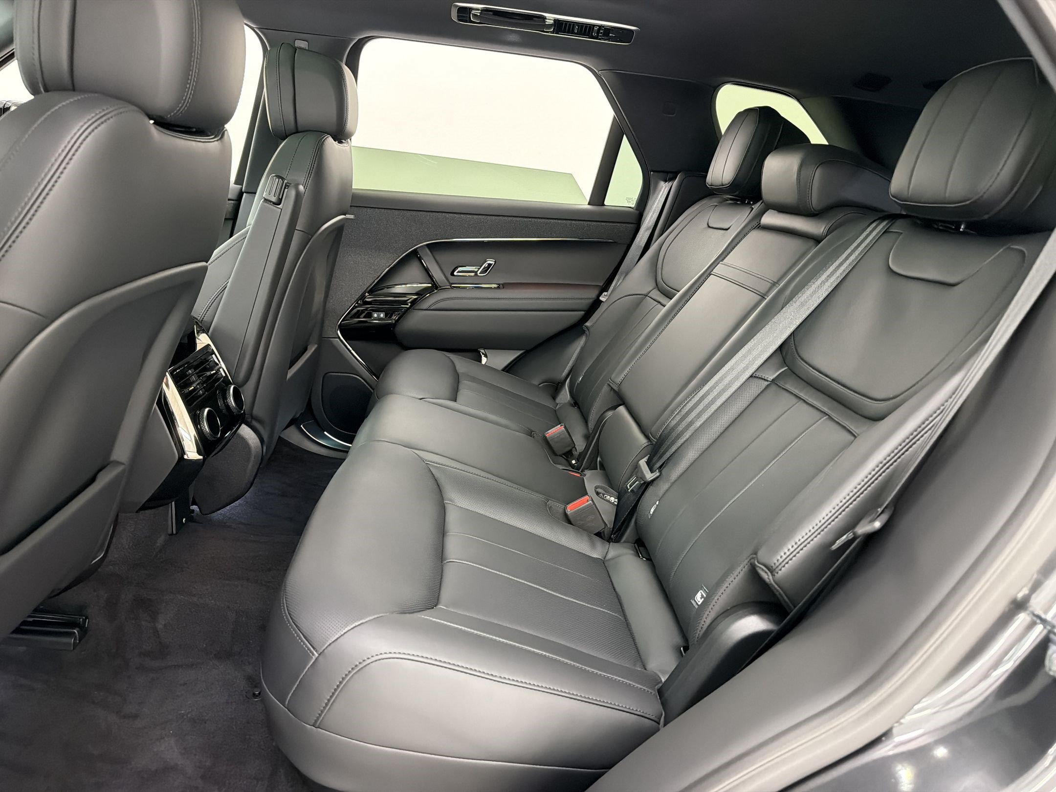 New 2026 Land Rover Range Rover Sport Dynamic SE AWD/4WD image 21