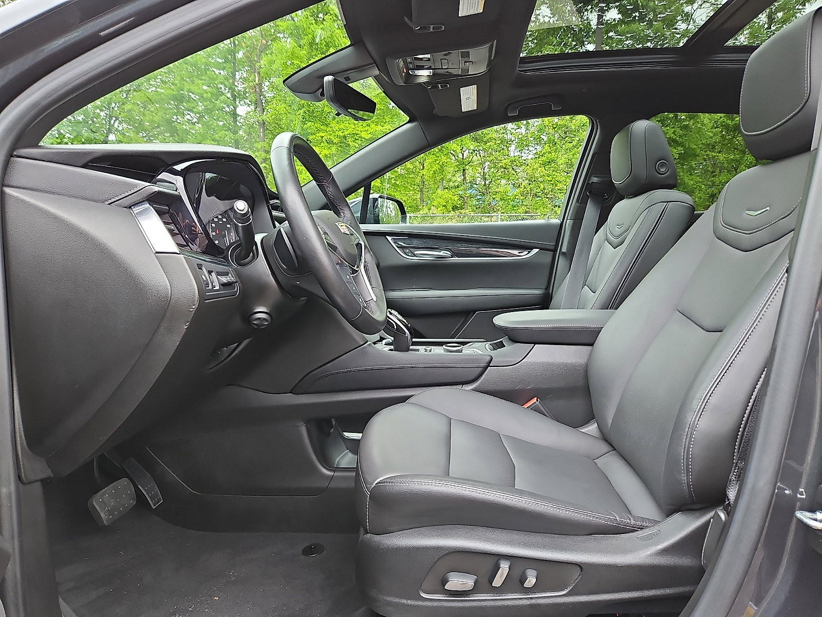 Used 2022 Cadillac XT5 Premium Luxury w/ Technology Package AWD/4WD image 13