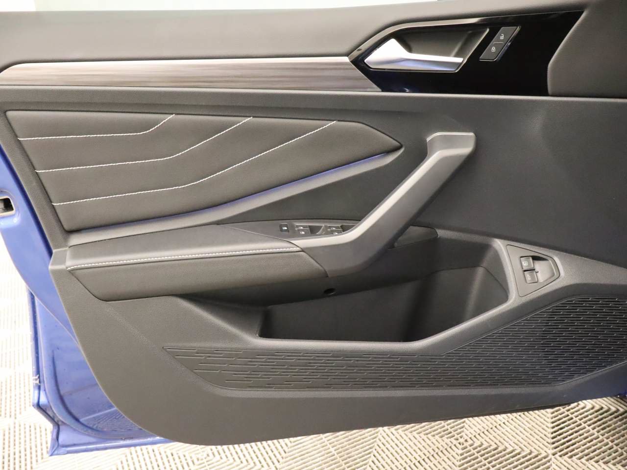 Certified 2024 Volkswagen Jetta SEL FWD image 18