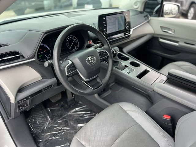 Used 2024 Toyota Sienna Limited AWD/4WD image 13