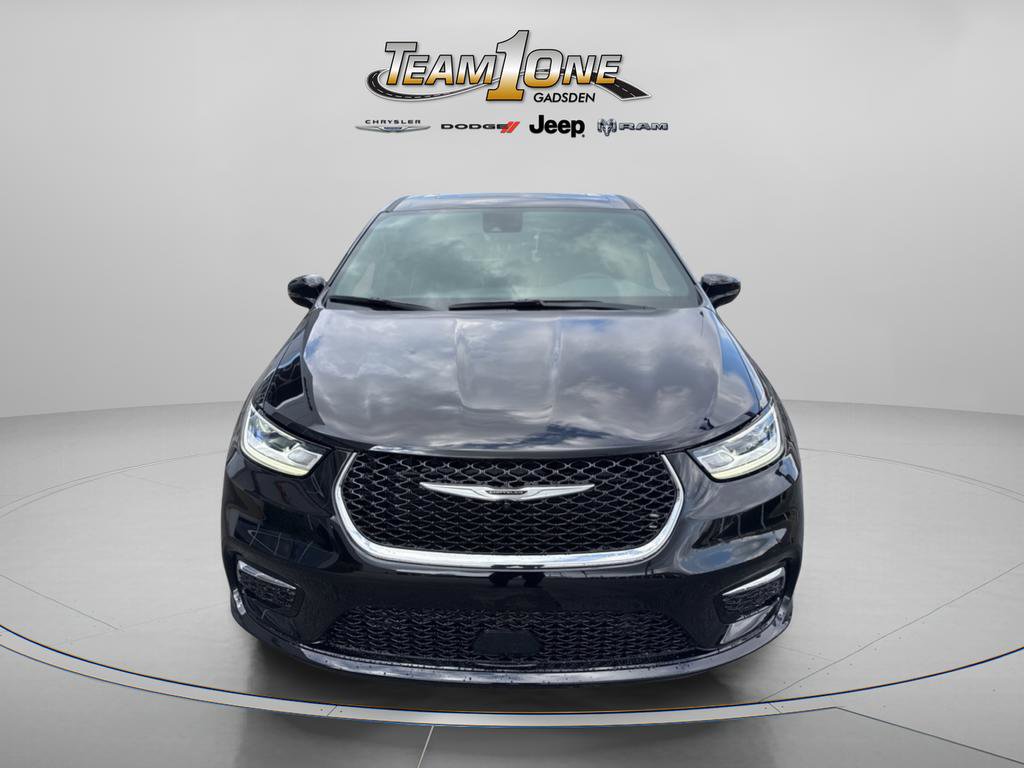 New 2026 Chrysler Pacifica Limited image 2