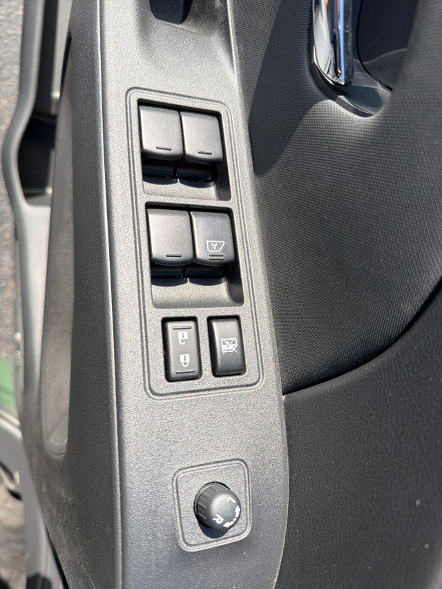 Used 2024 Nissan Frontier SV w/ SV Convenience Package RWD image 25