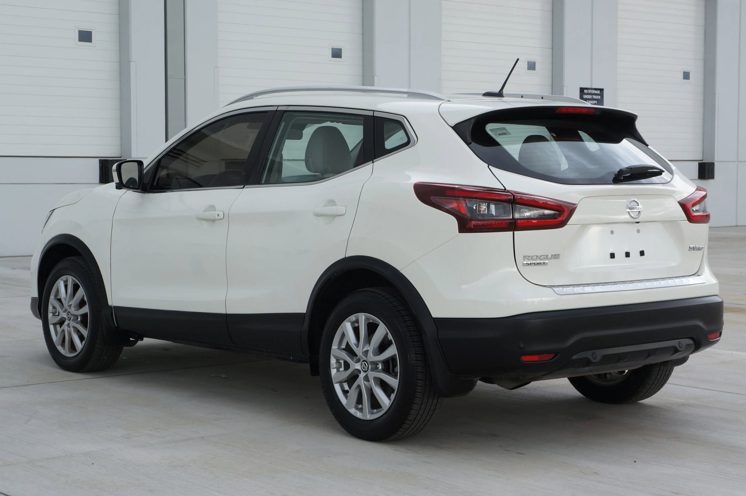 Used 2022 Nissan Rogue Sport SV w/ Technology Package image 10
