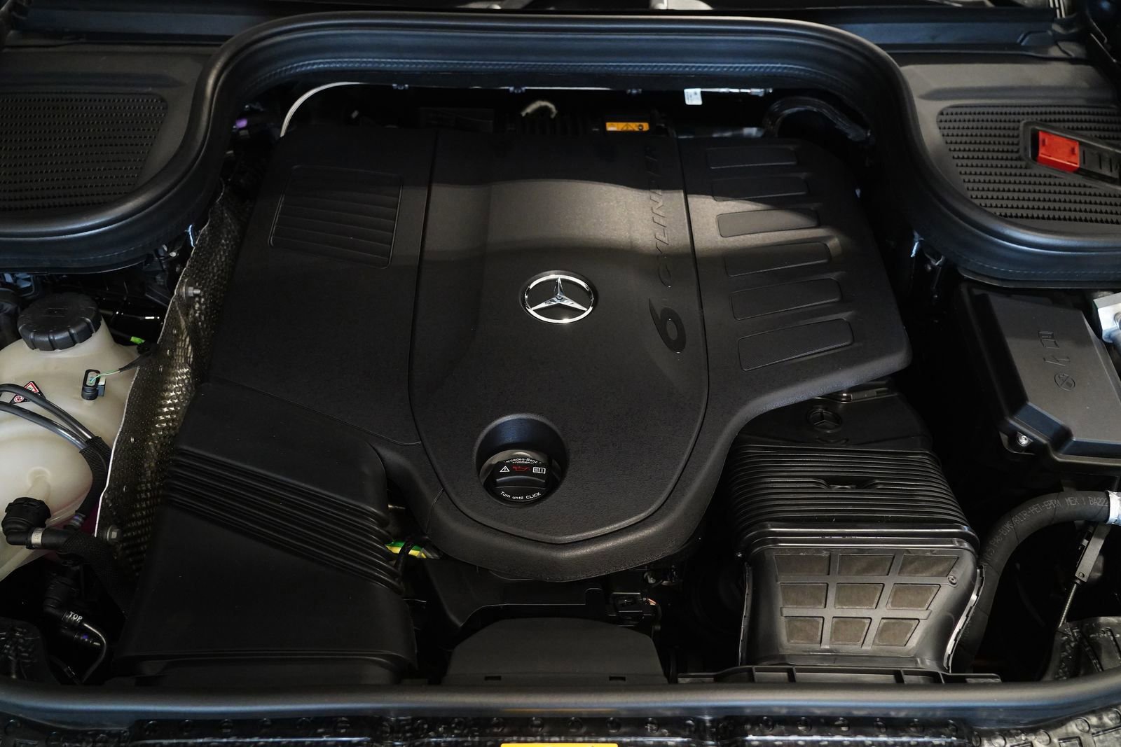 New 2026 Mercedes-Benz GLS 450 4MATIC image 33