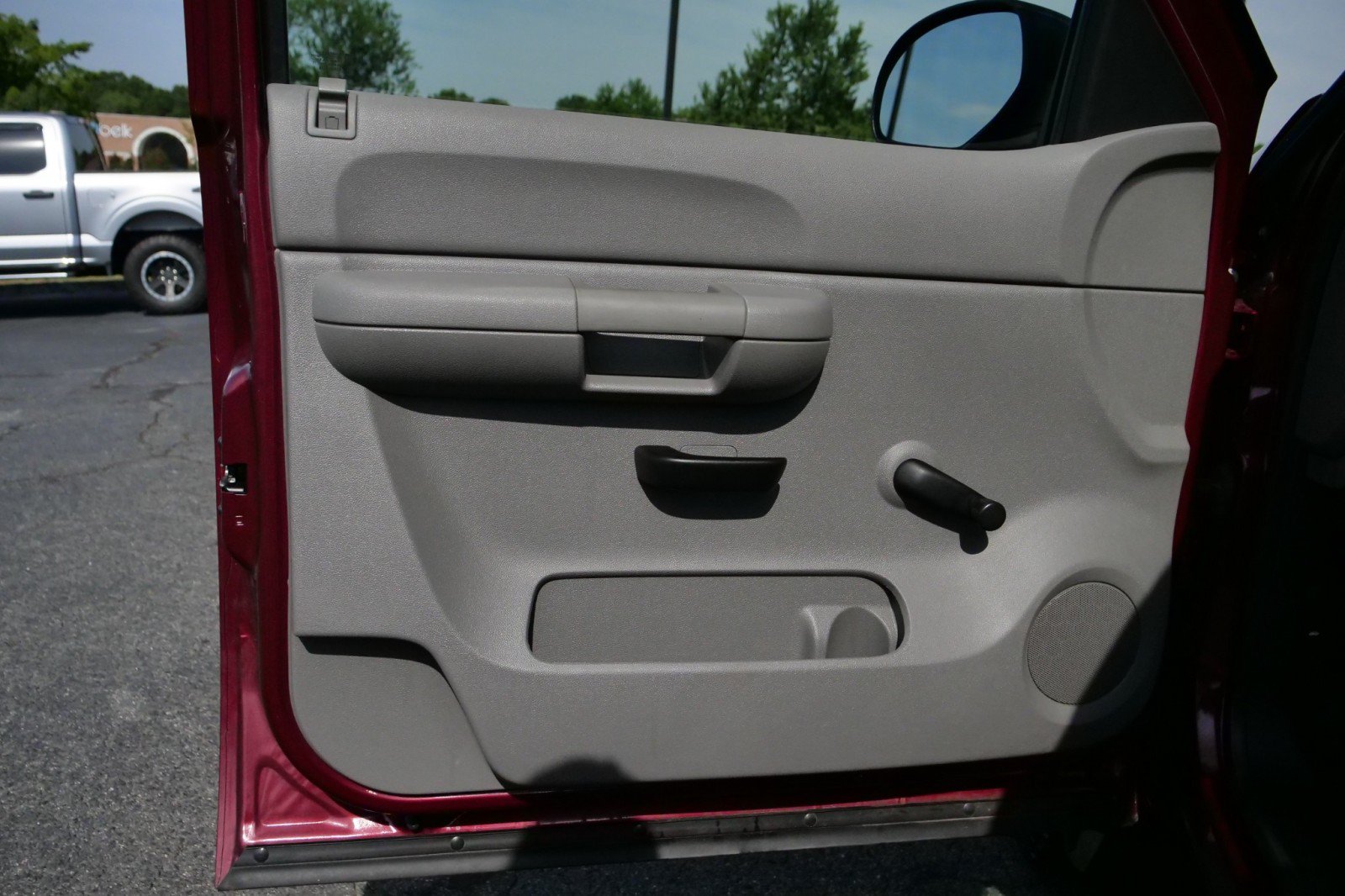 Used 2009 GMC Sierra 1500 W/T AWD/4WD image 24