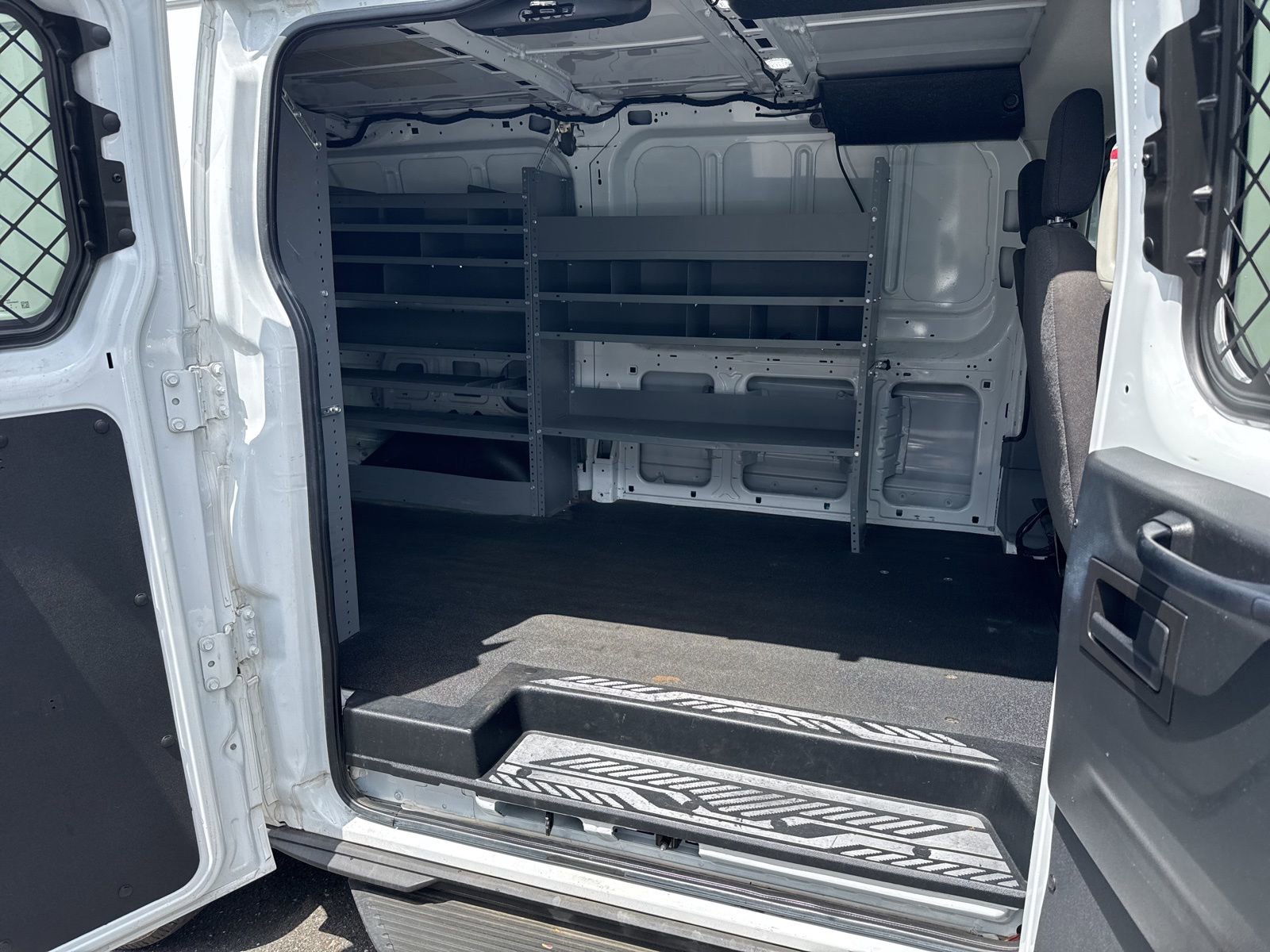 Used 2019 Ford Transit 150 130 Low Roof RWD image 5