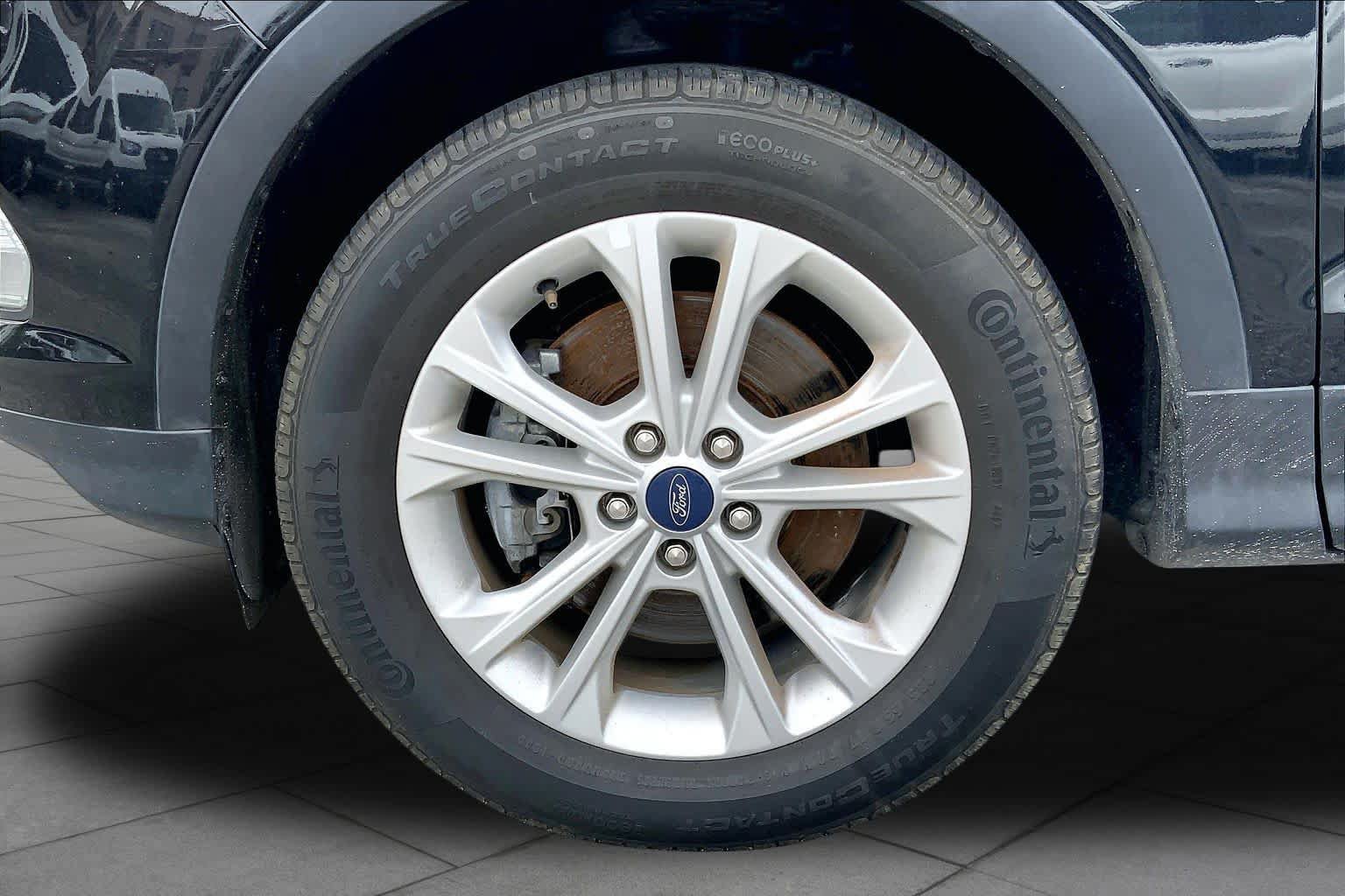 Certified 2018 Ford Escape SE w/ Ford Safe & Smart Package AWD/4WD image 11