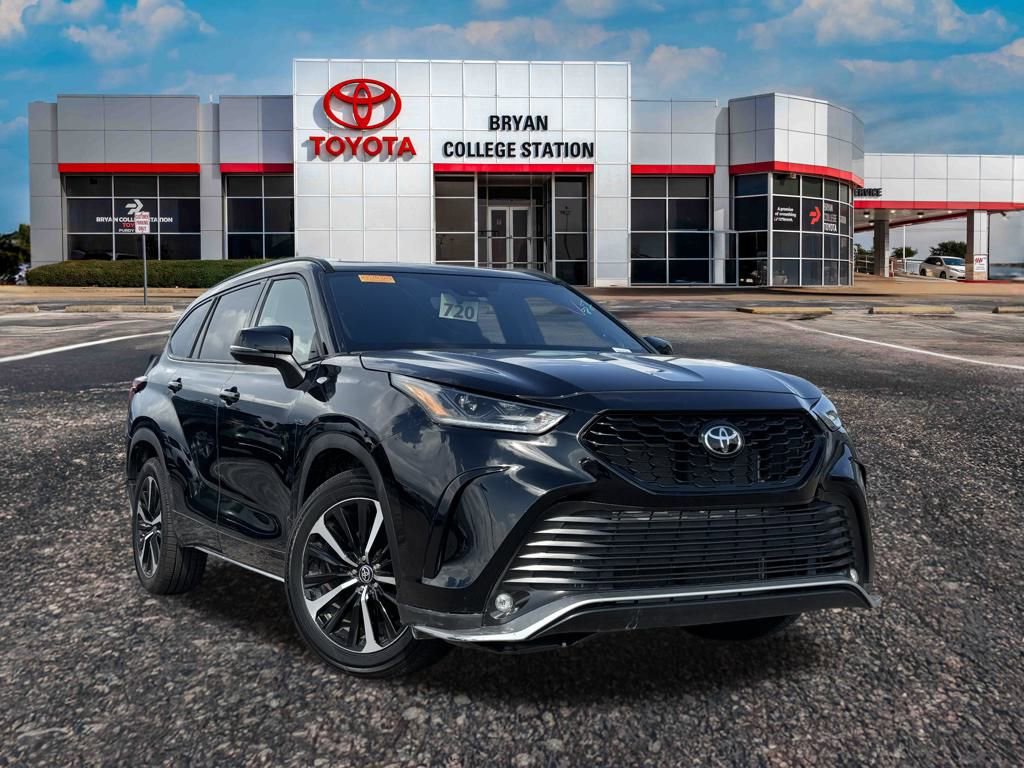 Used 2021 Toyota Highlander XSE