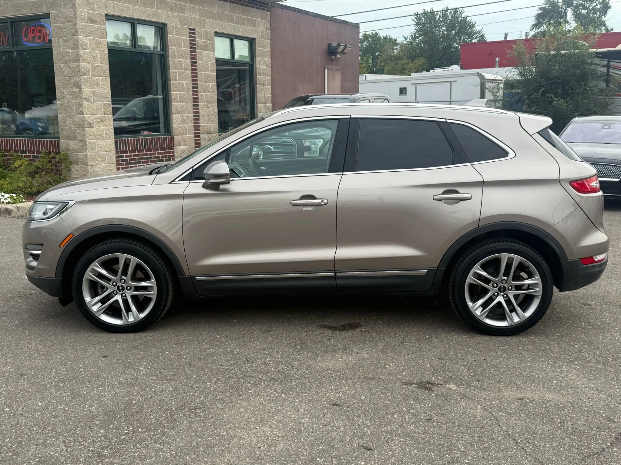 Used 2018 Lincoln MKC Reserve w/ Lincoln MKC Climate Package image 8