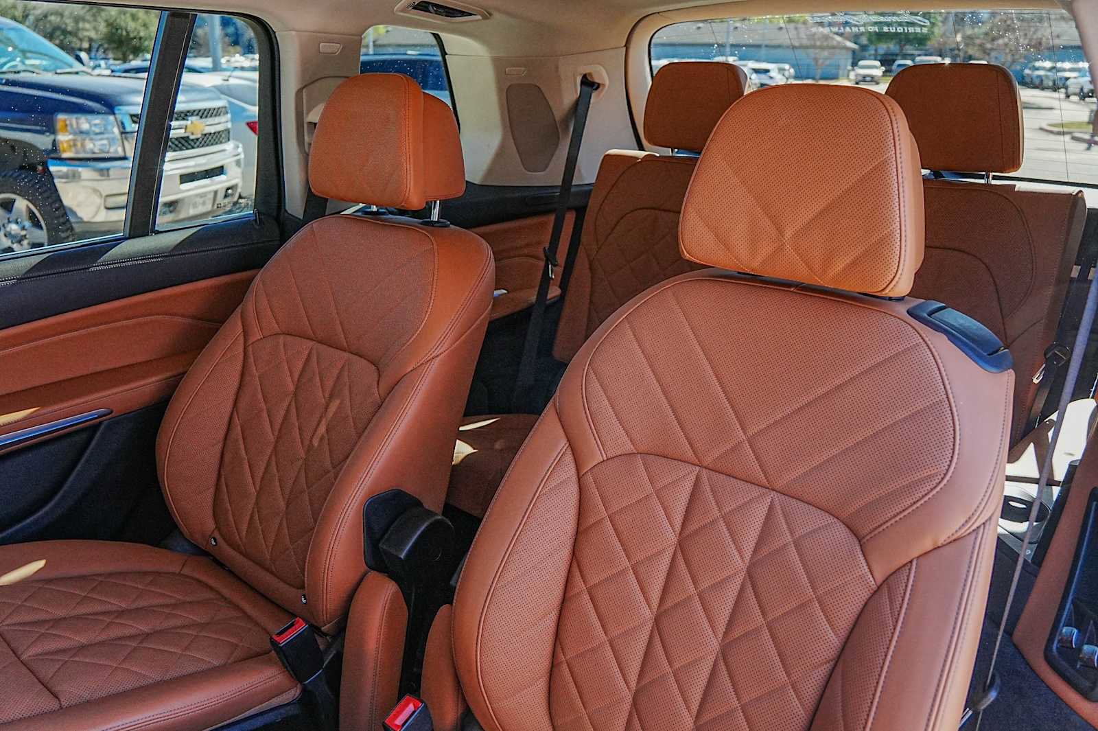 Used 2023 BMW X7 xDrive40i w/ Premium Package image 32