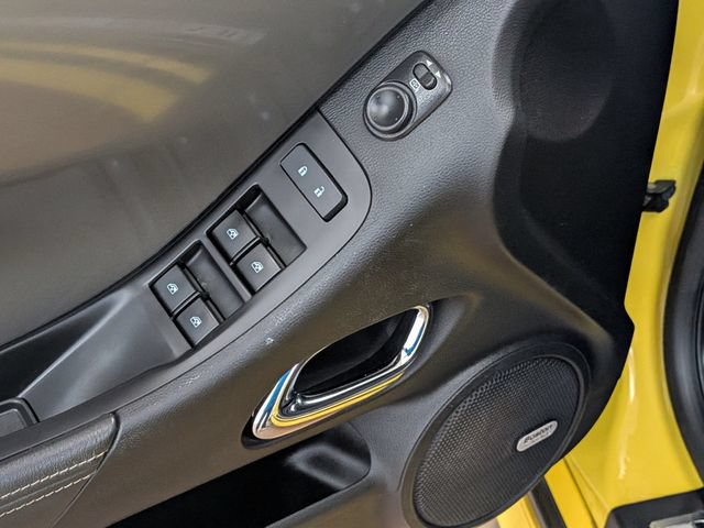 Used 2015 Chevrolet Camaro SS RWD image 15