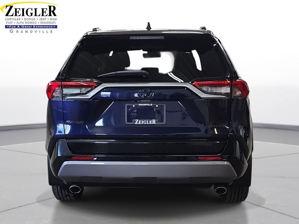 Used 2020 Toyota RAV4 XSE w/ XSE Grade Weather Package AWD/4WD image 6