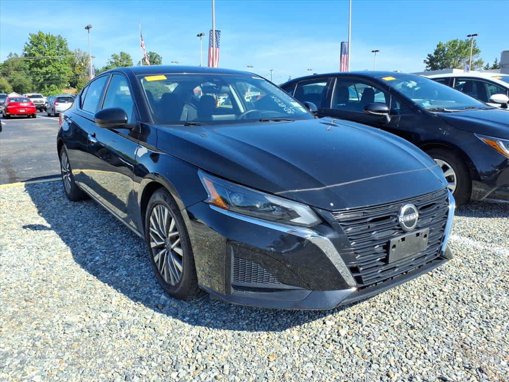 Used 2023 Nissan Altima 2.5 SV FWD image 13
