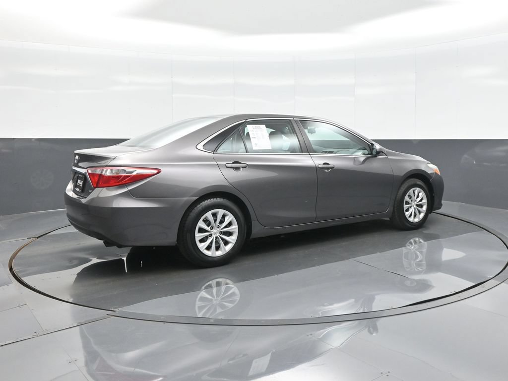 Used 2016 Toyota Camry LE FWD image 7