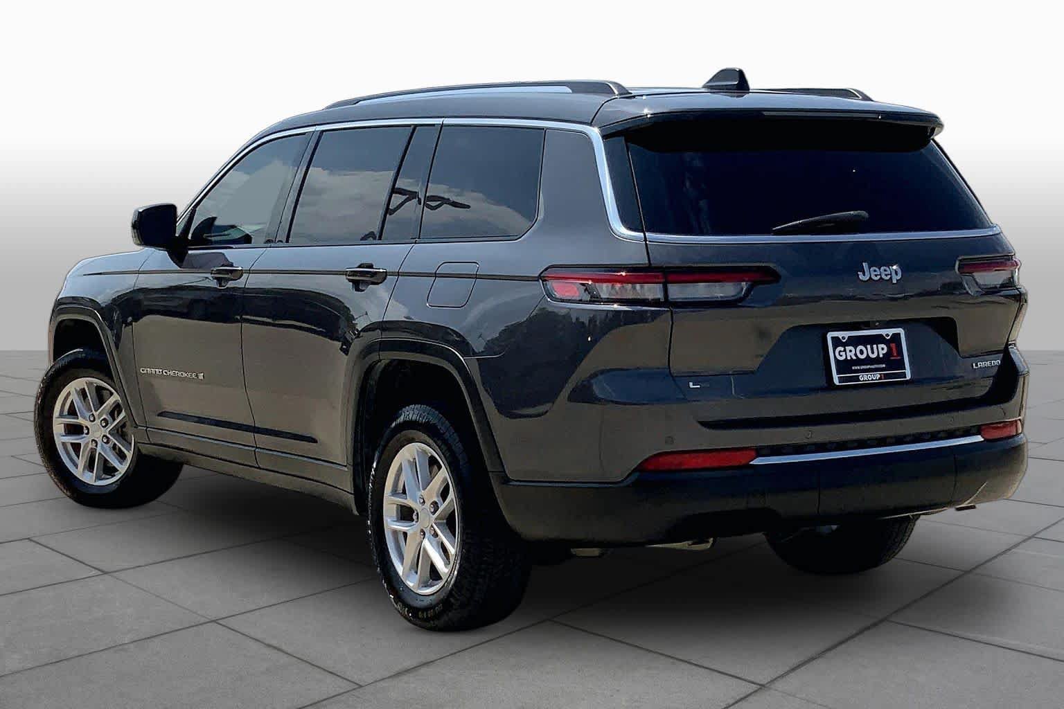 Used 2022 Jeep Grand Cherokee L Laredo w/ Luxury Tech Group I RWD image 11