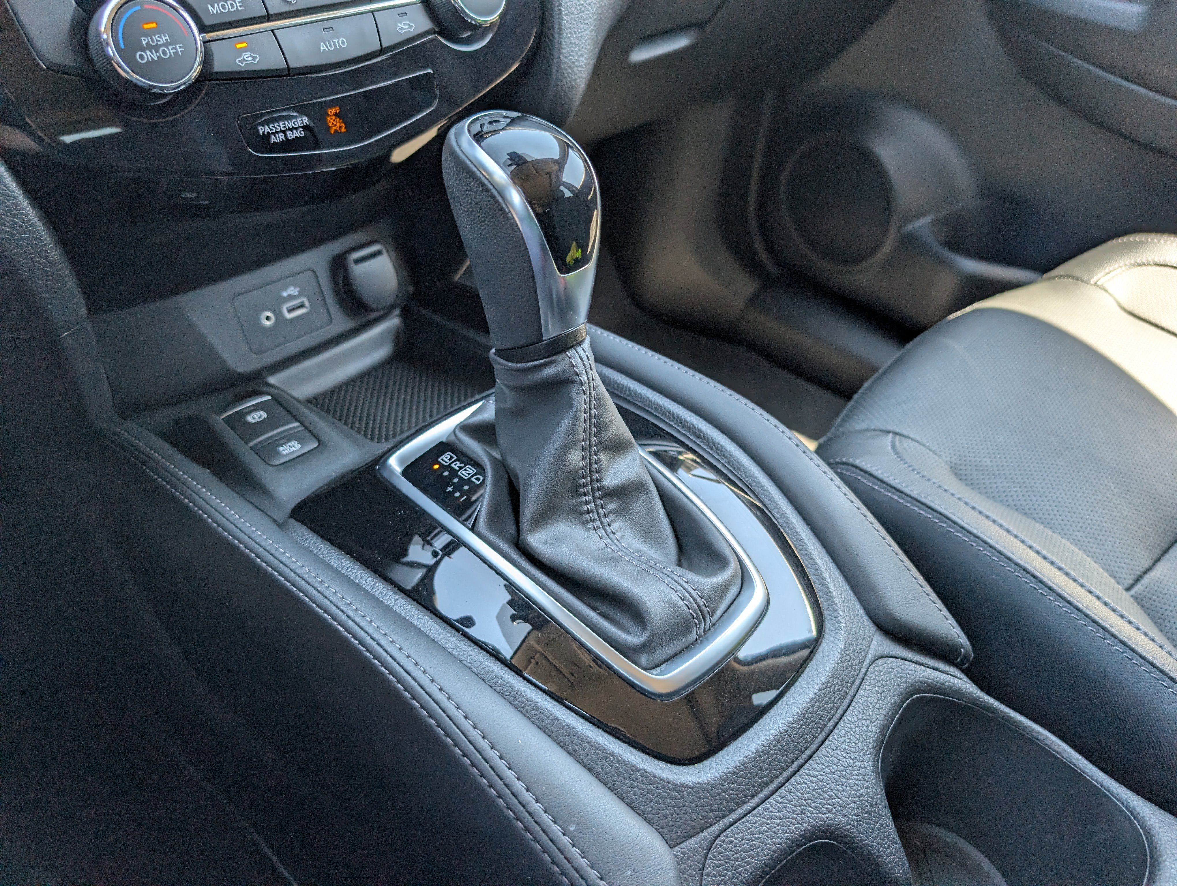 Used 2019 Nissan Rogue SL w/ Premium Package AWD/4WD image 21