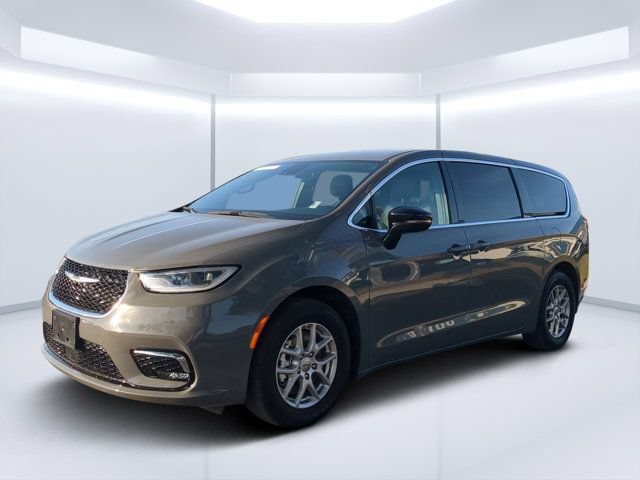 Used 2025 Chrysler Pacifica Select FWD image 7