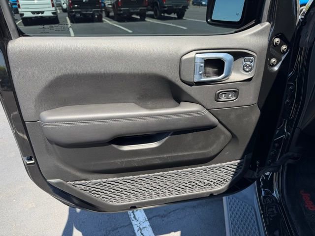 Used 2021 Jeep Gladiator Overland w/ Cold Weather Group AWD/4WD image 22