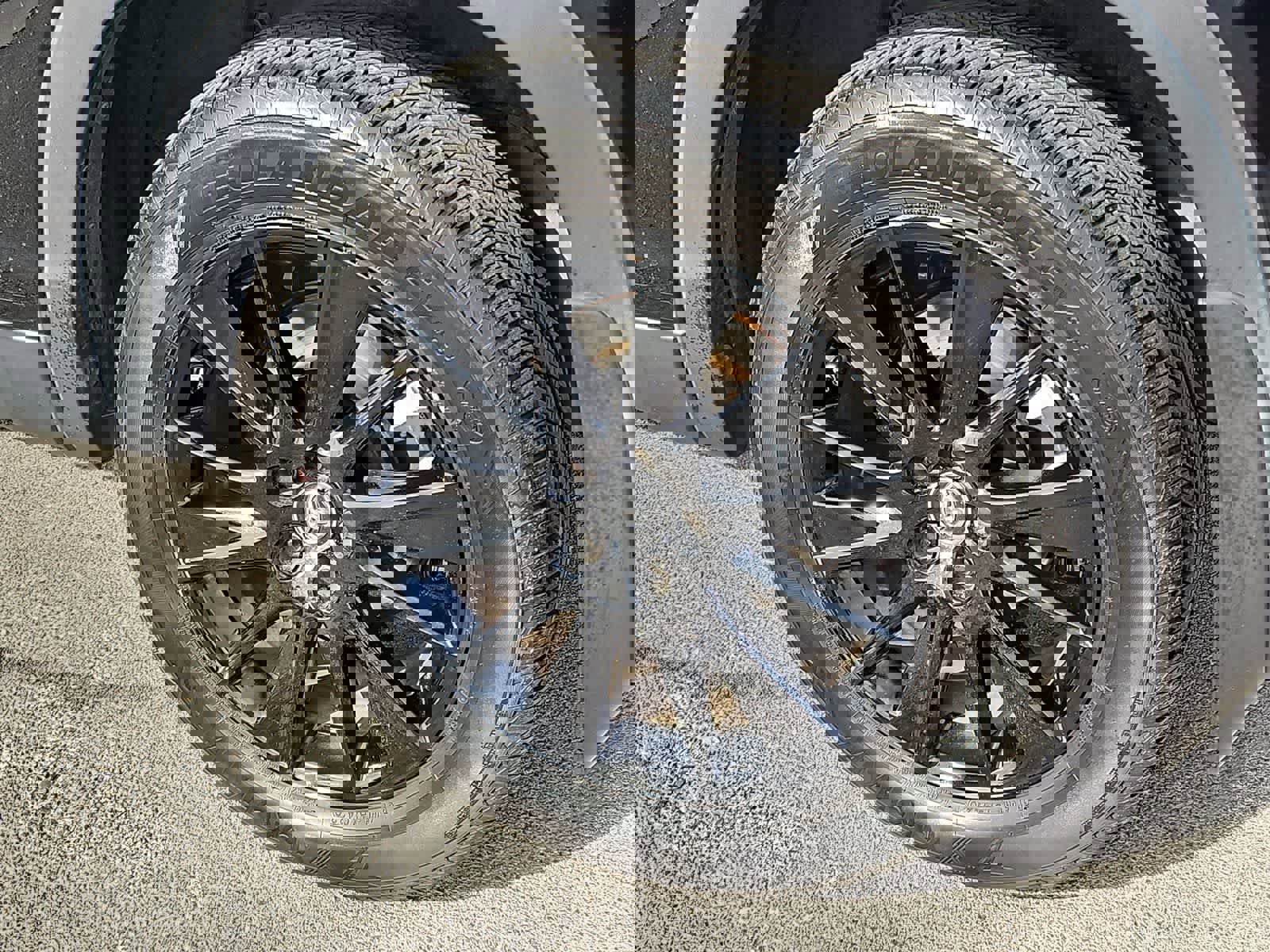 Used 2019 Toyota Highlander SE w/ Nightshade Edition image 15