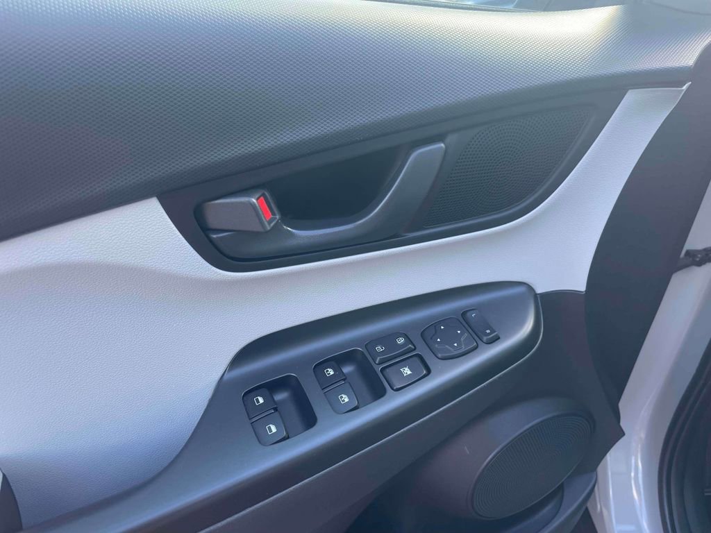 Used 2023 Hyundai Kona SEL image 15