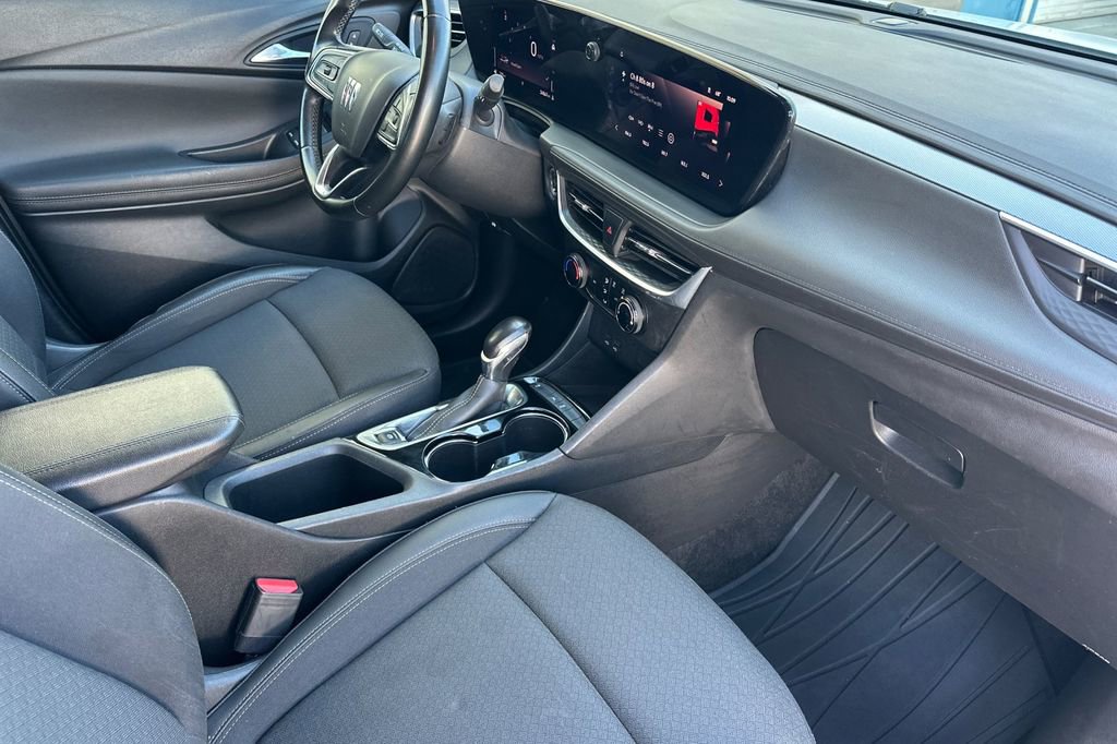 Used 2024 Buick Encore GX Preferred FWD image 16