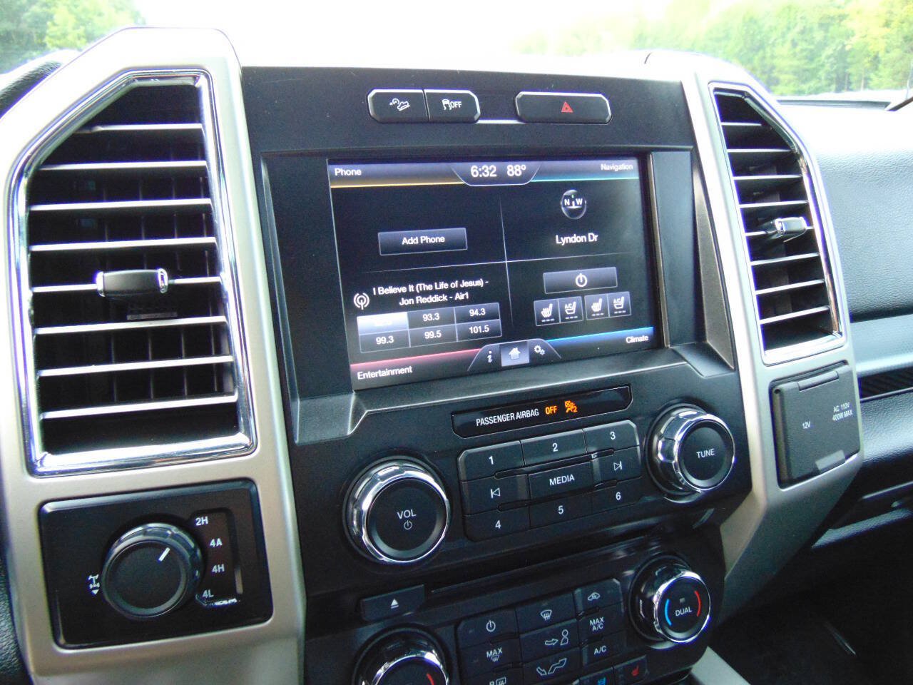 Used 2015 Ford F150 Lariat AWD/4WD image 22
