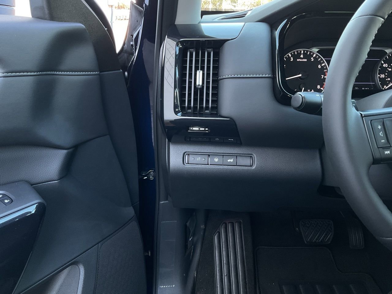 New 2026 Nissan Pathfinder SV image 25