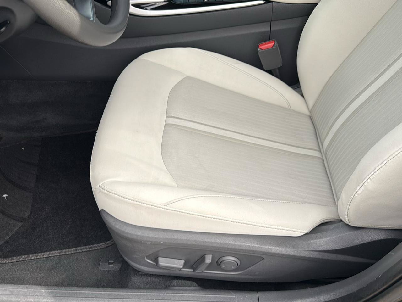 Used 2022 Hyundai Sonata SEL w/ Preferred Accessory Package FWD image 10